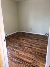429 E Broadway St, Unit #5 in Winona, MN - Building Photo - Building Photo
