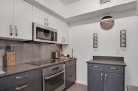 747 Michigan Ave, Unit 201 in Miami Beach, FL - Building Photo - Building Photo