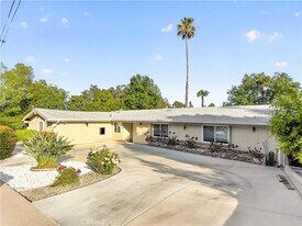 20520 Rhoda St in Los Angeles, CA - Building Photo