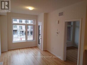 56 Delano Wy in Newmarket, ON - Building Photo - Building Photo