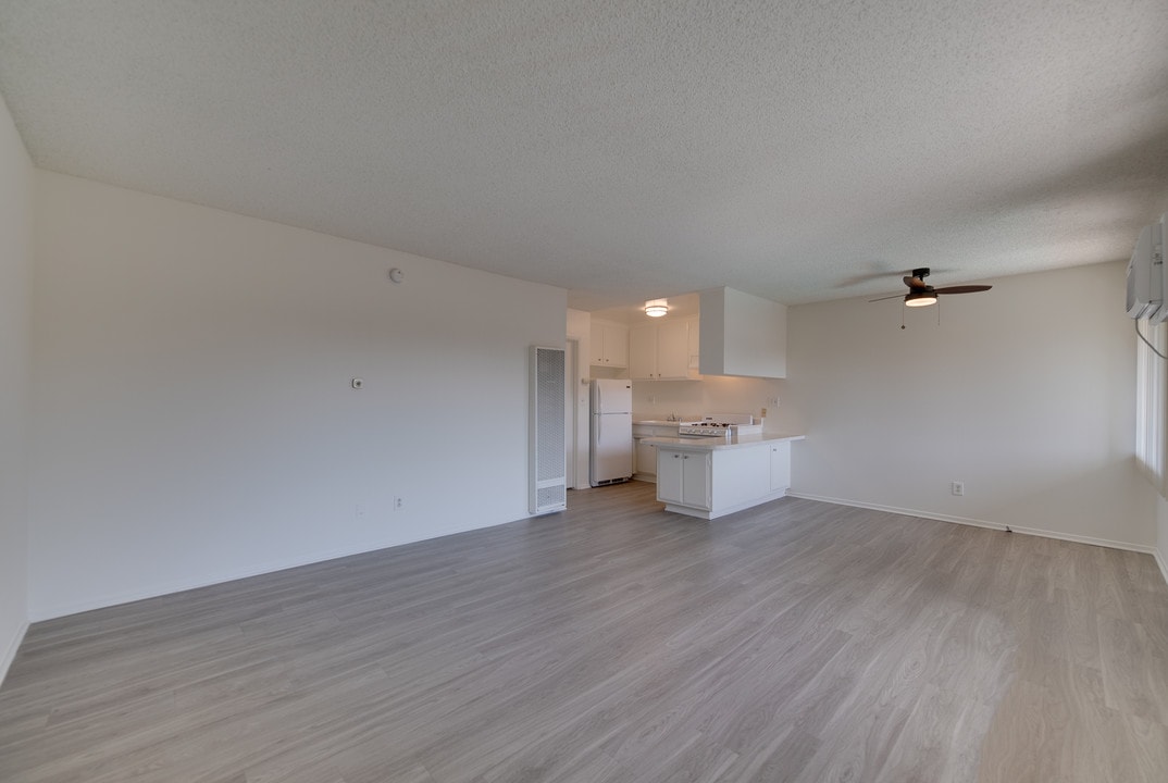 Encino Verde Apartments in Encino, CA - Building Photo