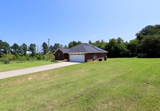 3335 Valencia Dr in Dalzell, SC - Building Photo - Building Photo