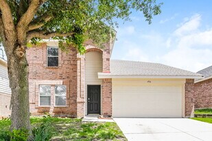 4936 Water Ridge Ln in Fort Worth, TX - Building Photo