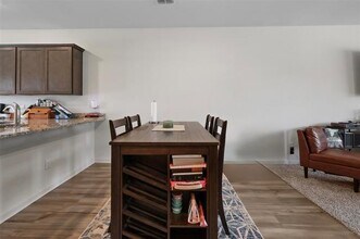 13701 Roosevelt Arch Dr in Ponder, TX - Foto de edificio - Building Photo