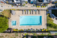 Eastside Apartments in Costa Mesa, CA - Foto de edificio - Building Photo