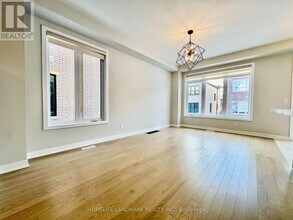 12 Harvey Bunker Cres in Markham, ON - Building Photo - Building Photo