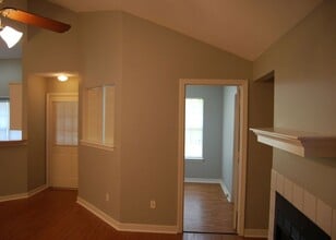 304 Indian Summer Ln in Clinton, MS - Building Photo - Building Photo