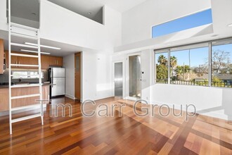 205 Del Mar Ave in Costa Mesa, CA - Building Photo - Building Photo