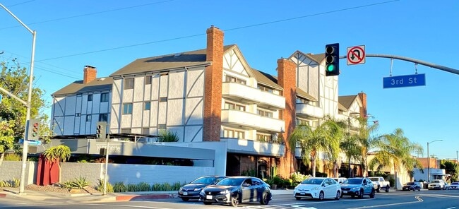 property at 282 Redondo Ave