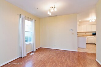 1221 Orleans Dr in Mundelein, IL - Building Photo - Building Photo