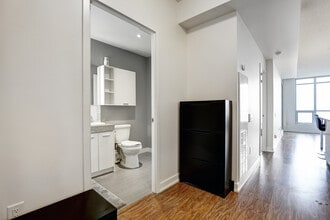 29 Singer Ct in Toronto, ON - Building Photo - Building Photo
