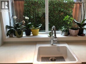 329 W 23 St in North Vancouver, BC - Building Photo - Building Photo