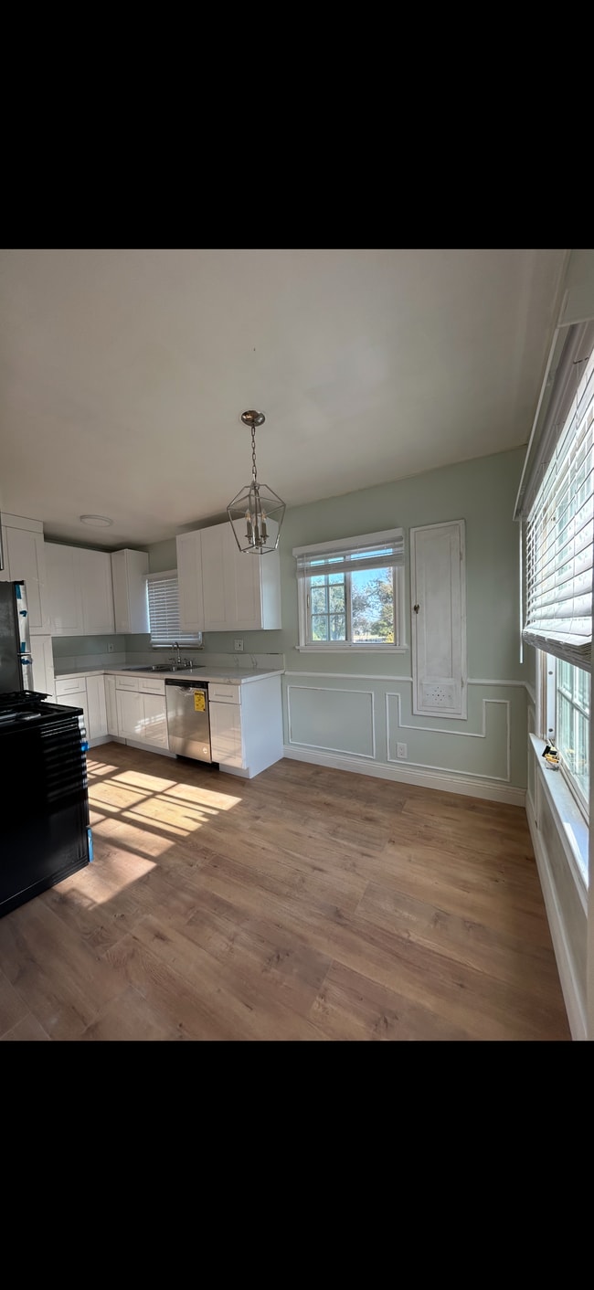 7039 W Manchester Ave, Unit 7039