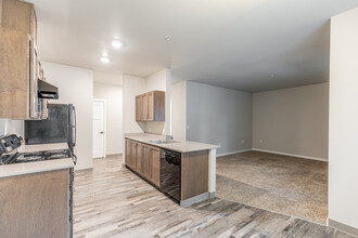 Trail Crossing Apartment Homes in Canby, OR - Building Photo - Interior Photo