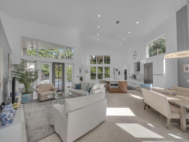 102 Sunset Bay Dr in Palm Beach Gardens, FL - Building Photo - Building Photo