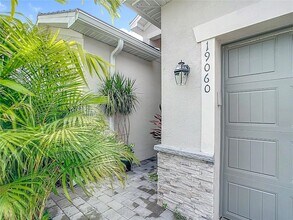 19060 Moscato Ct in Venice, FL - Building Photo - Building Photo