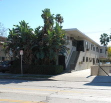 11140 Camarillo St in North Hollywood, CA - Foto de edificio - Building Photo