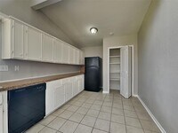 16327 Petaluma Dr photo'