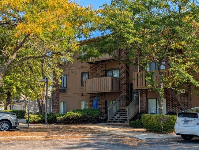 1091 Rodenburg Rd in Roselle, IL - Building Photo - Building Photo