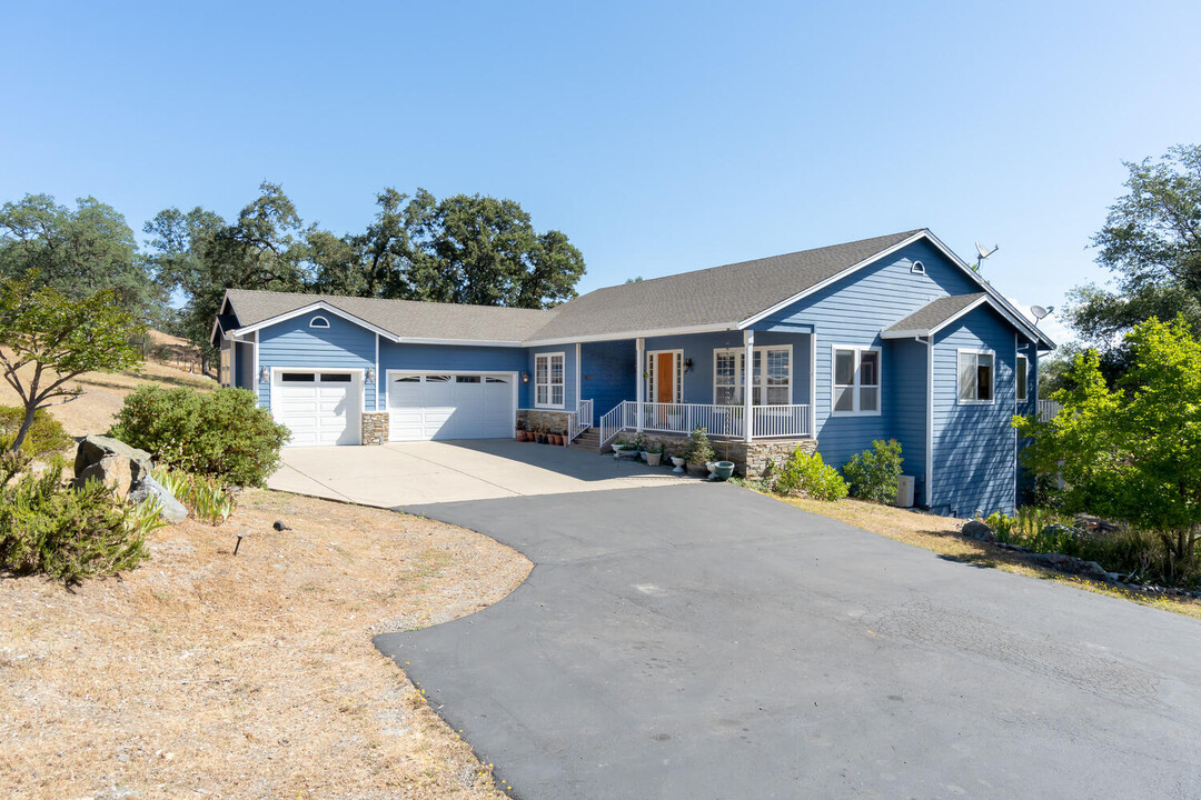 1570 Old Ranch Rd in Placerville, CA - Building Photo