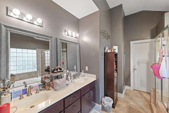 property at 3405 Rolgom Pl Ct