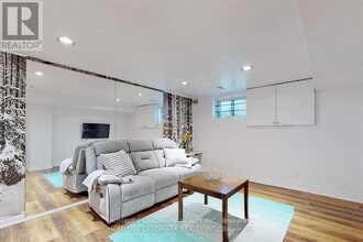 21 Pleasant Ave in Toronto, ON - Building Photo - Building Photo