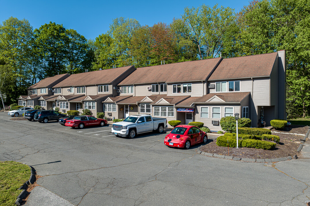 Stafford Point Condominiums in Bristol, CT - Building Photo