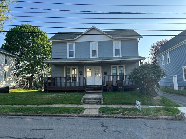 property at 119 W Poplar St