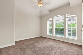 7008 Hester Rd in Austin, TX - Building Photo - Building Photo