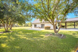 347 SW Skyle Way in Lake City, FL - Building Photo - Building Photo