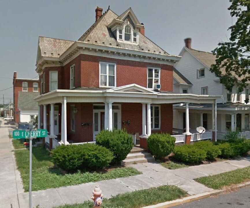 103 E Cherry St, Unit A in Palmyra, PA - Building Photo