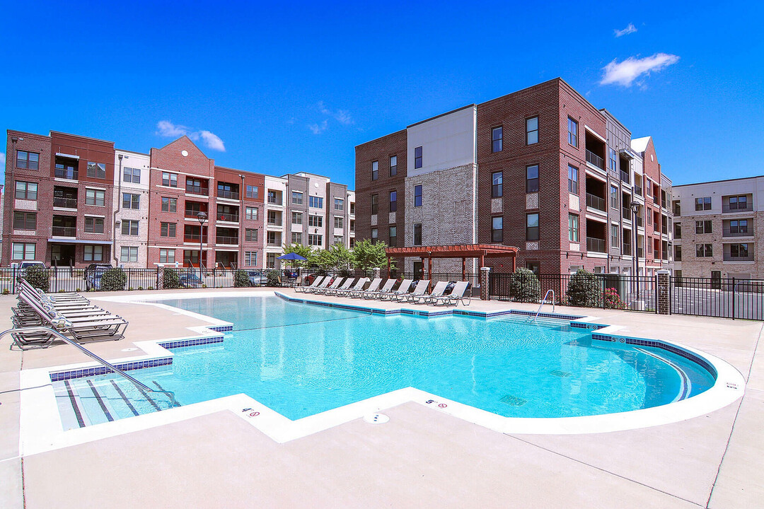 Colony Village in North Chesterfield, VA - Building Photo