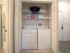 99 Needham St-Unit -B-1415 in Newton, MA - Building Photo - Building Photo