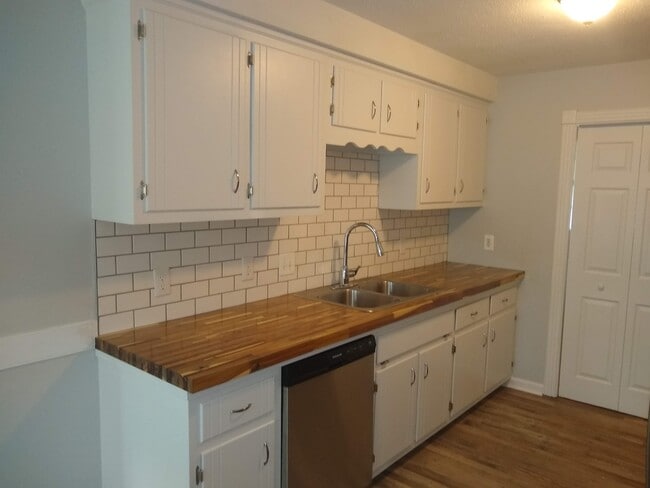 967 may Apple dr in Clarksville, TN - Building Photo - Building Photo