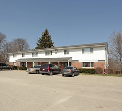 Meadowdale in Clinton Township, MI - Building Photo - Building Photo