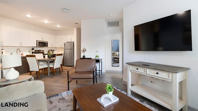 1001 S Center St in Arlington, TX - Building Photo - Building Photo