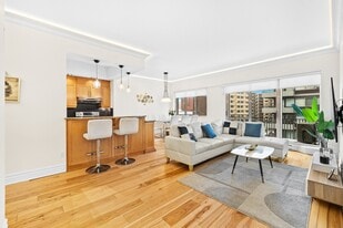 3455 Rue Drummond in Montréal, QC - Building Photo