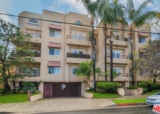 14290 Dickens St, Unit 204 in Sherman Oaks, CA - Building Photo - Building Photo