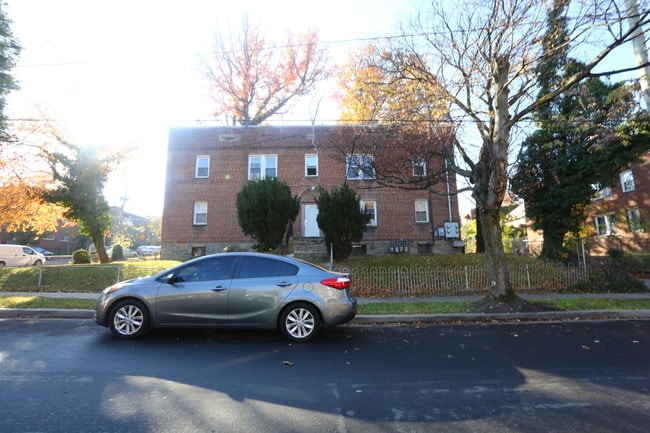 2817 Q St SE