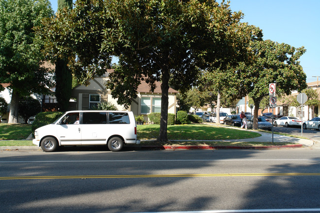 1431 E Broadway in Glendale, CA - Building Photo - Building Photo