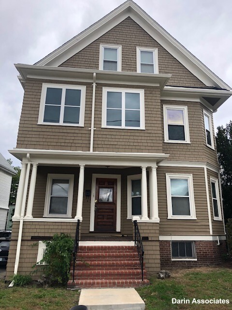 143 College Ave, Unit 1 in Somerville, MA - Building Photo