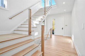 65 Myrtle Blvd in Larchmont, NY - Building Photo - Building Photo