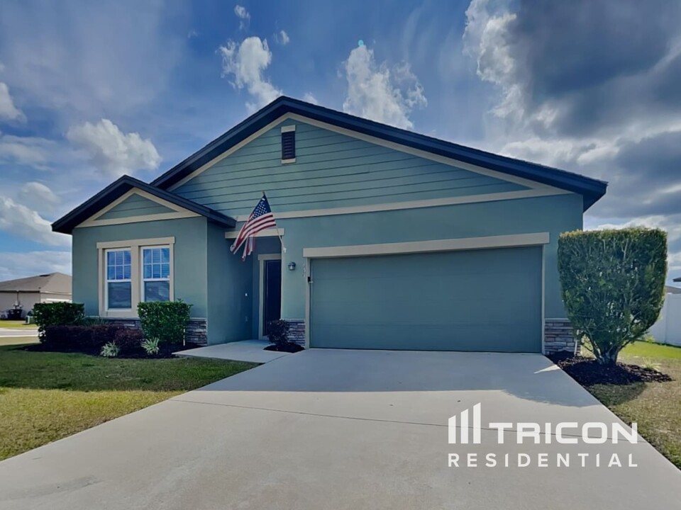 454 Stillwater Ln in Haines City, FL - Building Photo