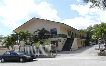 Seaside Apartments in Miami, FL - Building Photo - Building Photo