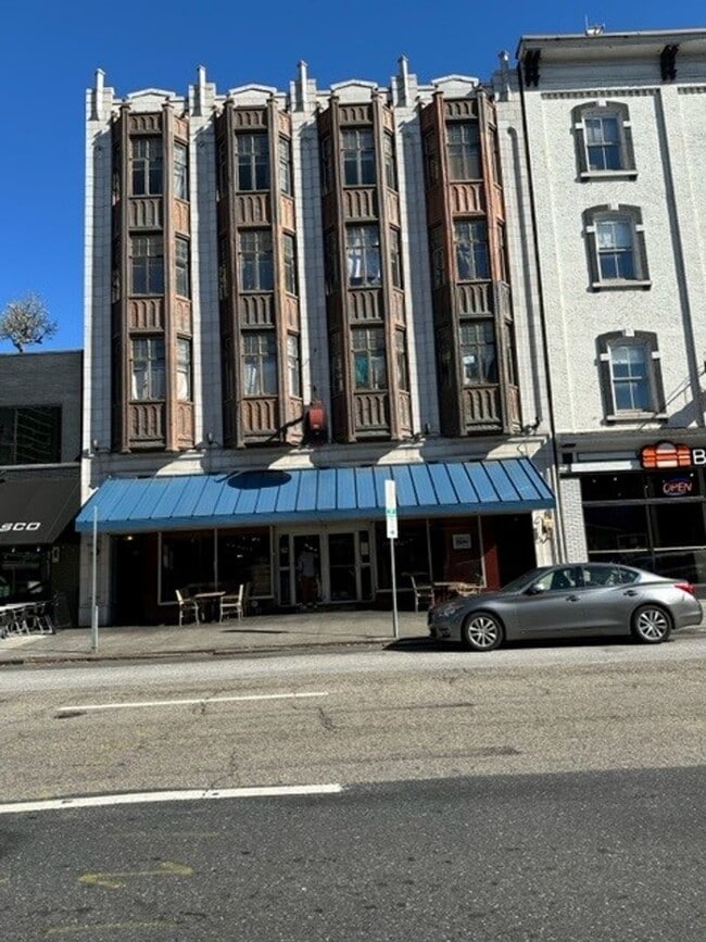 property at 213 N 2nd St