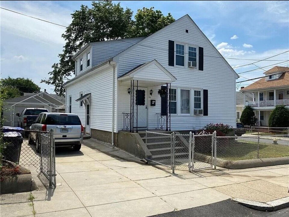 170 Hendrick St in Providence, RI - Building Photo