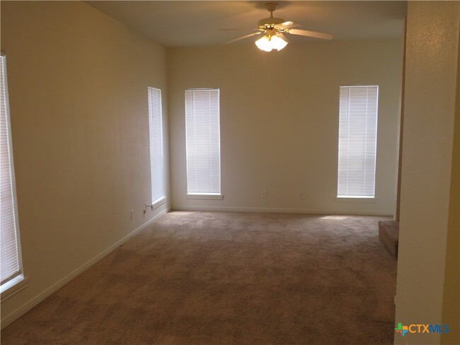 5804 Hamza Cir in Killeen, TX - Building Photo - Building Photo