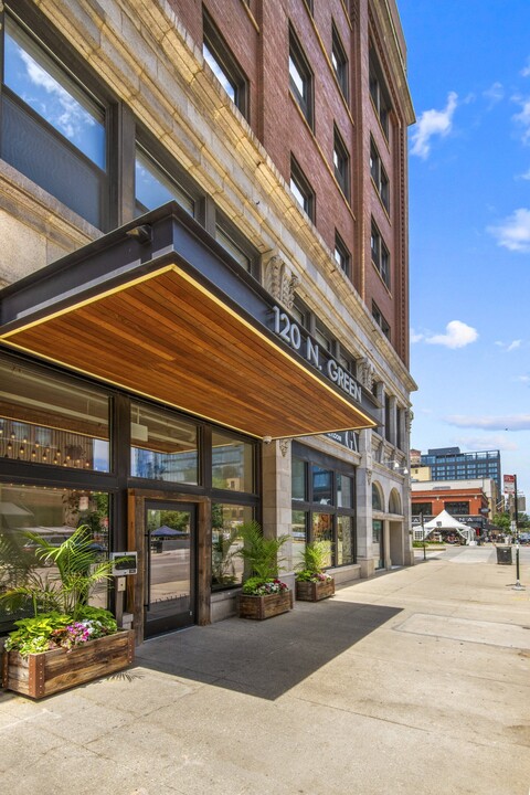 The Lofts at Gin Alley in Chicago, IL - Building Photo