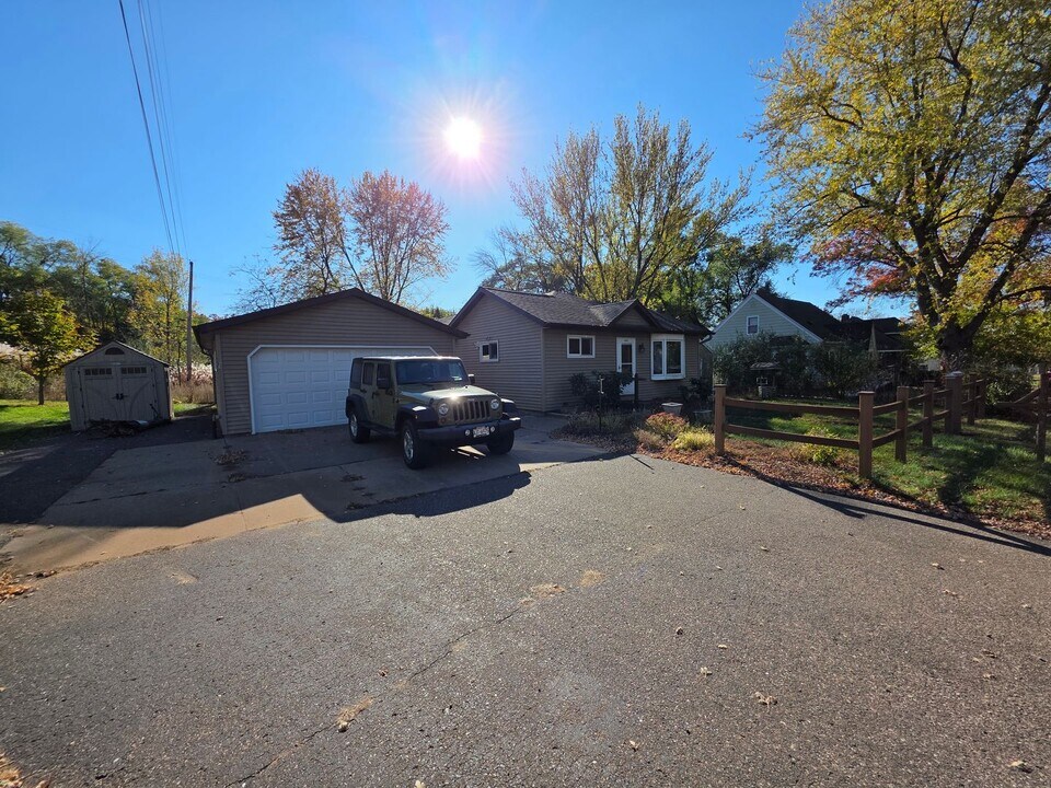 2451 Harrison St in Eau Claire, WI - Building Photo