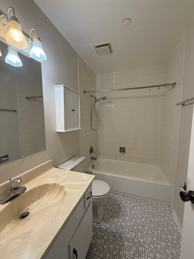 2001 Ammer Ridge Ct in Glenview, IL - Building Photo - Building Photo